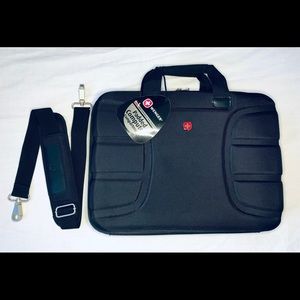 NWT Wenger Swiss Army 17” Laptop Case w/Strap